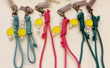 カラフル☺︎スマイルキーホルダー