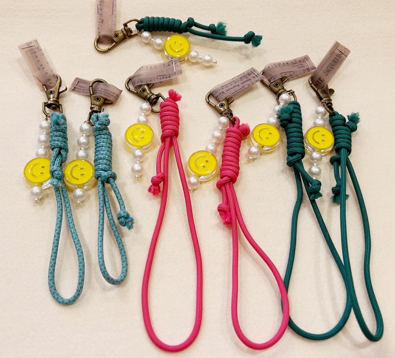 カラフル☺︎スマイルキーホルダー